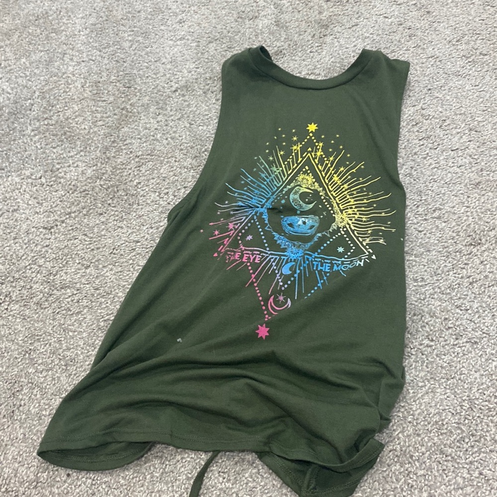 Green hippie top with adjustable cinch in back